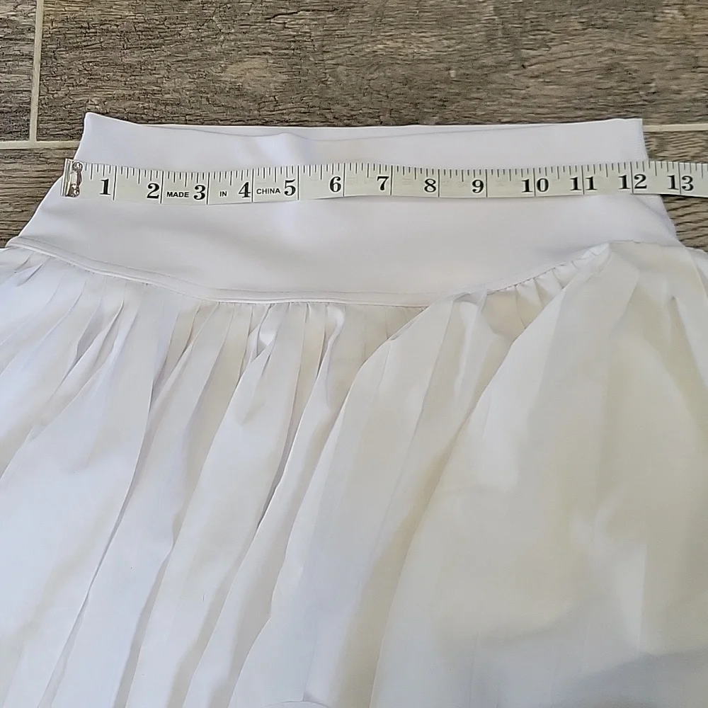 ALO Yoga White Skater Skirt Size Medium